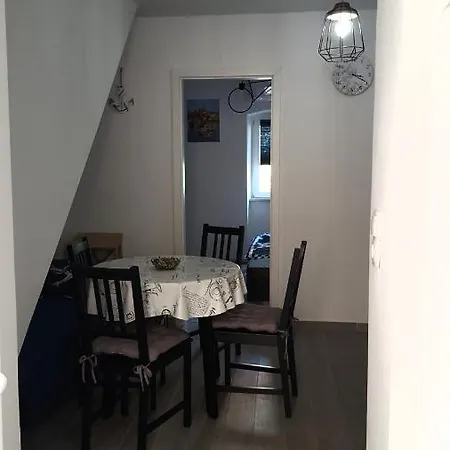 Sunset Apartment *